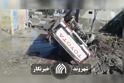 امداد‌رسانی گروه‌های جهادی بسیج و سپاه در مناطق سیل‌زده
