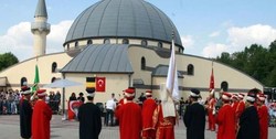 انتقاد روزنامه بلژیکی از اعزام روحانیون ترکیه‌ای به مساجد این کشور