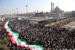 راهپیمایی ۲۲ بهمن با حضور گسترده و تماشایی مردم در قم