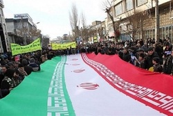 گرمای حضور مردم در راهپیمایی سالروز پیروزی انقلاب در سرمای اردبیل