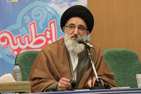 زیارت عاشورا دستورالعمل حکومت اسلامی است| حضرت زهرا الگوی بشریت هستند