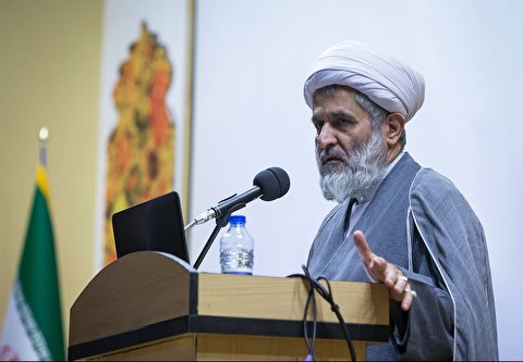 با دشمن سازش کنیم قطعا محکوم به شکست خواهیم بود