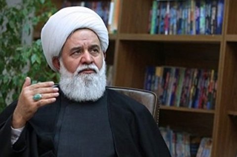 آفت نوظهور پرداختن طلاب به امور غیرمربوط به شؤون روحانیت