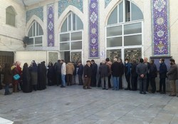 مردم ارومیه همزمان با سراسر کشور در پای صندوق‌های رأی حاضر شدند