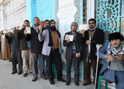 حضور پرشور مردم ولایی دارالارشاد اردبیل در پای صندوق‌های رأی