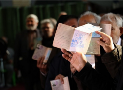 مردم سمنان در ۶۳۸ شعبه، رای خود را به صندوق ها می اندازند