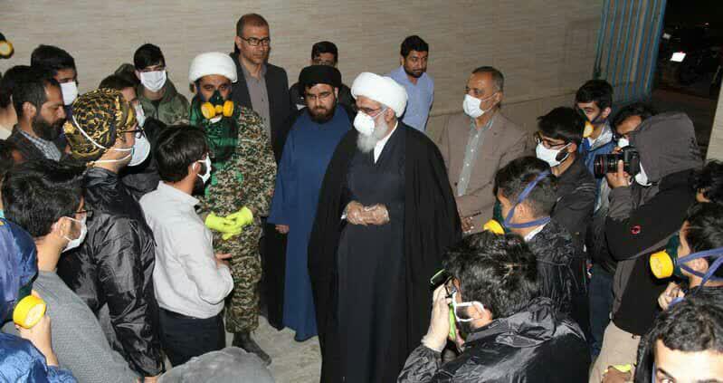بازدید آیت الله صفایی بوشهری از کارگاه‌ مردمی خط تولید ماسک
