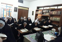 برگزاری دوره‌های قرآنی تابستانه ویژه زنان در عراق