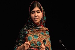 حجاب‌ستیزی علیه برنده جایزه نوبل در کانادا