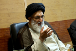 انقلاب اسلامی هیمنه قدرت‌های جهانی را شکست