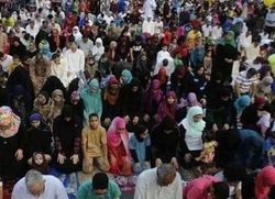 مسلمانان الجیزه مصر نماز عید قربان را مختلط خواندند