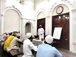برگزاری کلاس غدیر شناسی برای طلاب حوزہ علمیه ایمانیه شهر بنارس هند