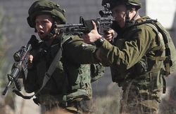بازداشت 20 فلسطینی در حمله نظامیان صهیونیست به کرانه باختری