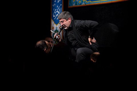 فیلم/ مداحی شب اول دهه سوم محرم 98 با نوای محمد رضا طاهری