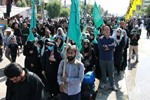 کاروان هنرمندان در اربعین