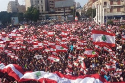 ساختمان پارلمان لبنان به محاصره معترضان درآمد
