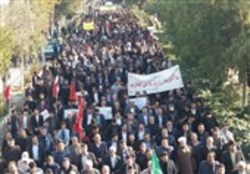 دعوت امام جمعه و استاندار فارس از مردم برای حضور در راهپیمایی لبیک به رهبری