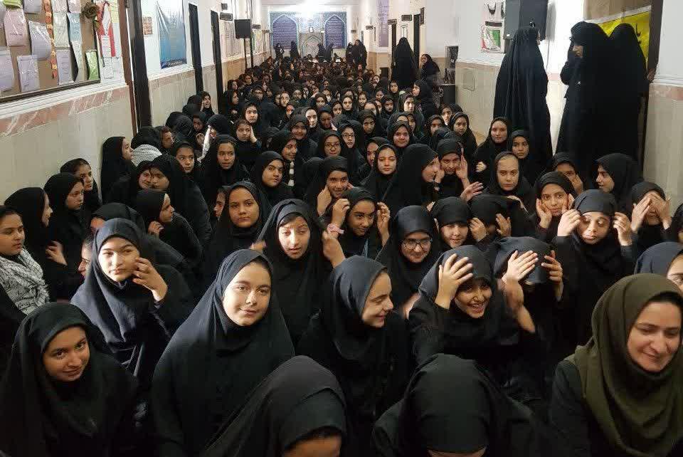 حضور بهشتیان در مدرسه علمیه خواهران امام خمینی