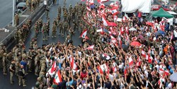 خشنودی تحلیلگر صهیونیست از بحران در لبنان؛ اعتراض‌ها باید تشدید شود