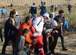 زخمی شدن ده ها فلسطینی در تظاهرات بازگشت در مرز غزه