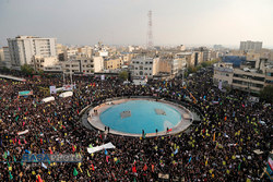 غفلت مسؤولان و تجدید میثاق ملت با انقلاب