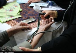 ۴۵۰ نفر از زندانیان کرمانشاه توسط خادمیاران سلامت رضوی ویزیت رایگان شدند