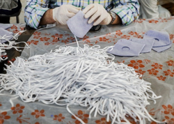 روزانه ۴ هزار عدد ماسک توسط جهادگران بسیجی در «لارستان» تولید می‌شود