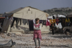 ده‌ها خانواده سوری در پی حملات ارتش ترکیه آواره شدند