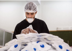 ۱۱ هزار ماسک در ۳ کارگاه جهادی بستان آباد تولید و توزیع شد