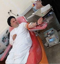 تحویل ۱۲۰ گان به بیمارستان| اهدای خون از سوی اعضای قرارگاه حوزوی مردمی