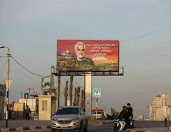 خشم صهیونیست‌ها از نصب بیلبوردهای شهید سلیمانی در خیابان‌های غزه