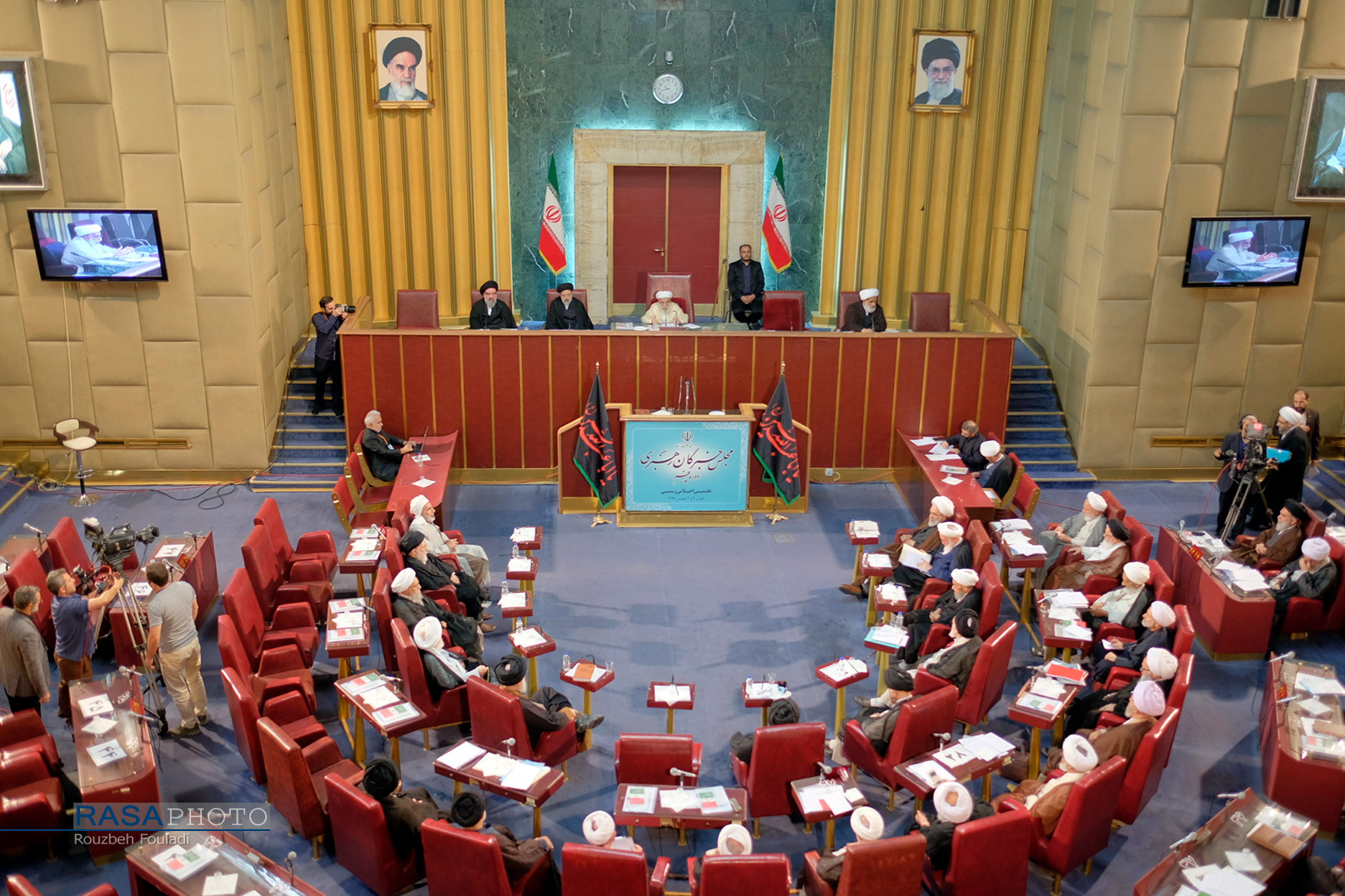 انتخابات هیأت رییسه و کمیسیون های تخصصی مجلس خبرگان برگزار می شود