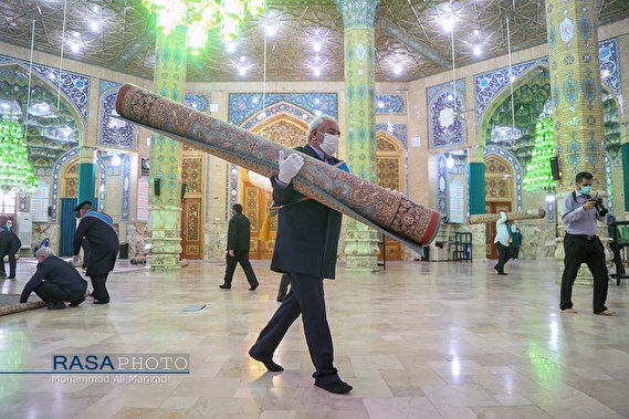 غبار روبی مسجد مقدس جمکران در آغاز دهه مهدویت