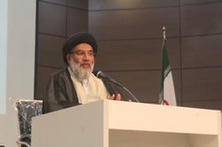 شعار‌های فرامنطقه‌ای انقلاب به معنای گستراندن تفکر انقلاب اسلامی است