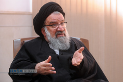 نمایندگان مجلس سلوک امام خمینی را سرلوحه خود قرار دهند