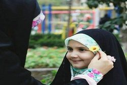 زنان به‌واسطه حجاب گوهر وجودی خود را از نگاه‌های مسموم حفظ می‌کنند