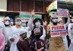 اعتراض مسلمانان هند به توهین نشریه فرانسوی به پیامبر گرامی اسلام