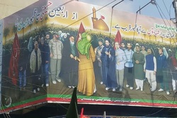 تصاویر شهدای پاکستان و ایران در راهپیمایی اربعین پاکستان