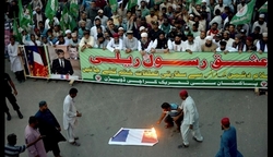 تظاهرات گسترده مردم پاکستان علیه فرانسه