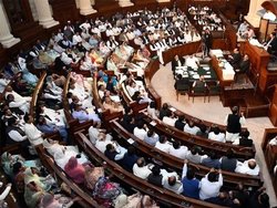پارلمان ایالتی پاکستان توهین پیامبر اسلام در فرانسه محکوم کرد