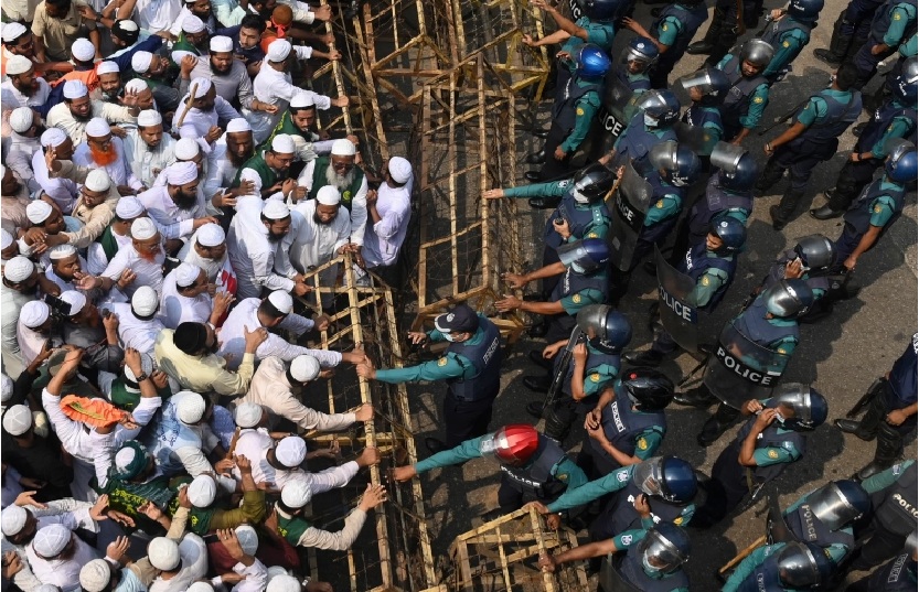 تظاهرات ده ها هزار نفری مسلمانان بنگلادش علیه فرانسه