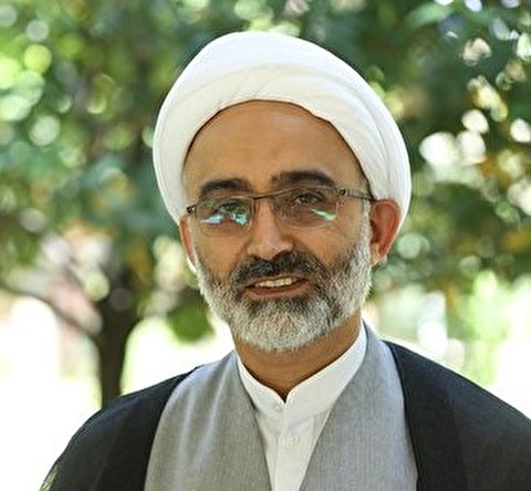 ورود نامناسب حوزه به تخصص گرایی