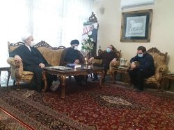حضور مدیر حوزه‌های علمیه در منزل شهید فخری‌زاده