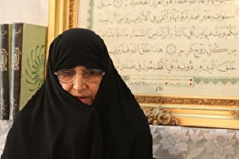 متولیان فرهنگی، پنبه را از گوشتان دربیاورید!