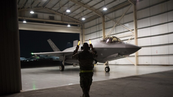 قصد آمریکا برای ارسال جنگنده و ناوشکن‌ به امارات