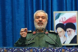 دشمنان به شکست خود در برابر ملت ایران اعتراف دارند