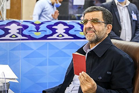 اعلام داوطلبی عزت الله ضرغامی