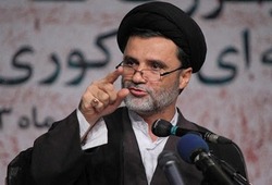 شهید سلیمانی، محور تفکر دفاع از اسلام و انقلاب بود