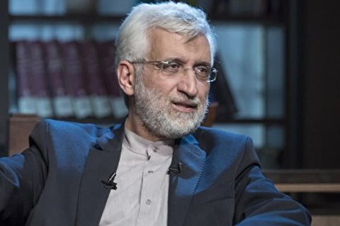 رقیب من کسی است که کشور را معطل کند و هر روز بهانهای بیاورد