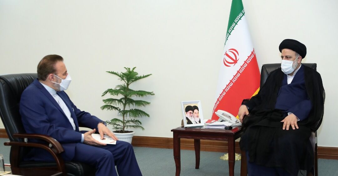 دیدار دبیر شورای عالی انقلاب فرهنگی و رئیس دفتر رییس جمهور با آیت الله رئیسی